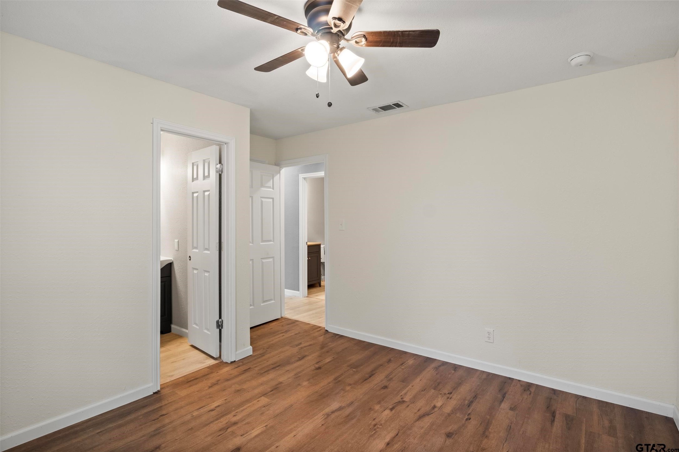 903 Hester Arlington TX 76011