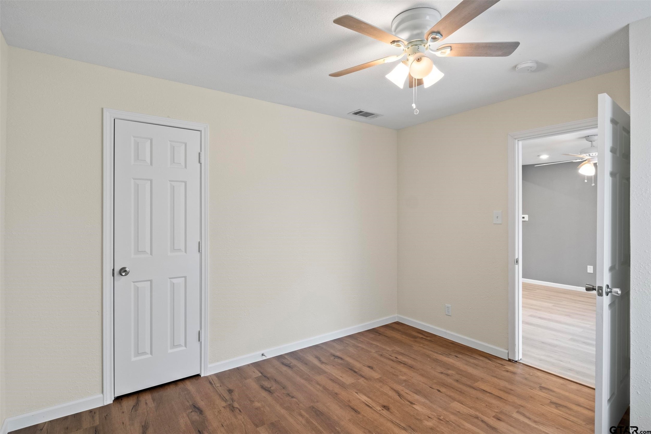 903 Hester Arlington TX 76011