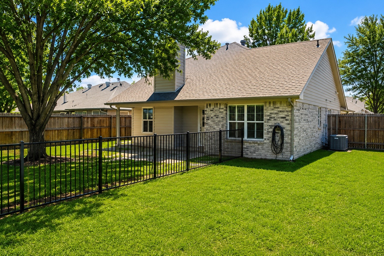 2811 Ravens Court Arlington TX 76001