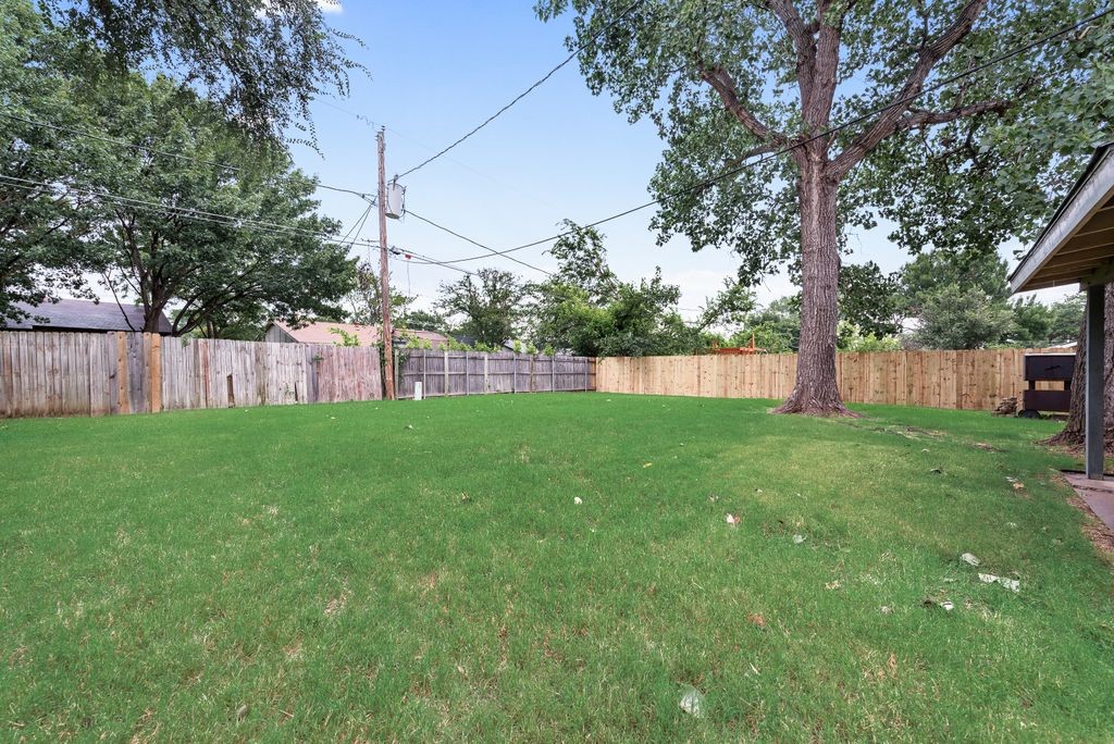 7013 Lincolnshire Lane North Richland Hills TX 76182