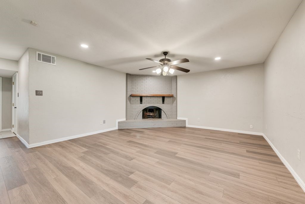 7013 Lincolnshire Lane North Richland Hills TX 76182