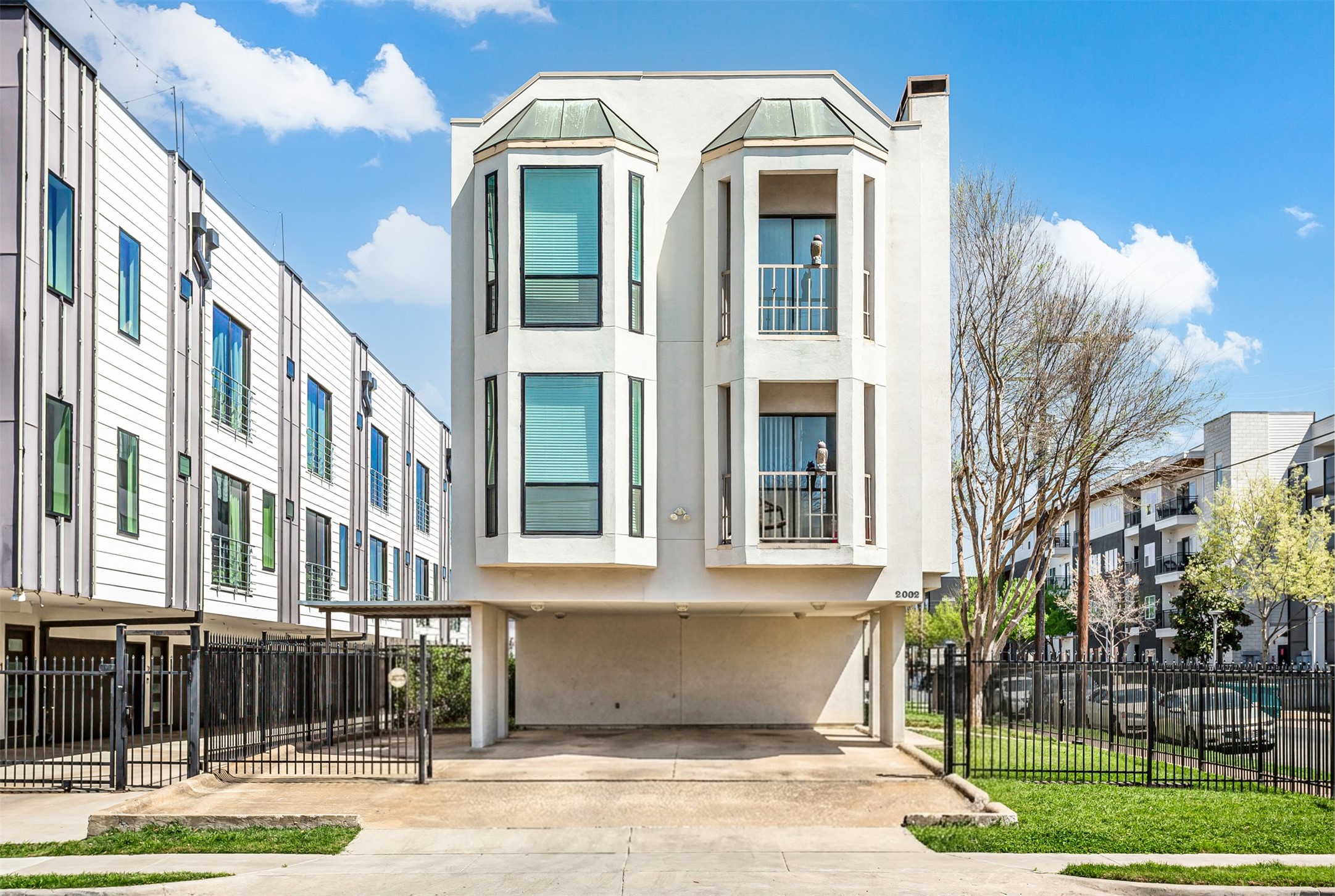 2002 N Fitzhugh Avenue Dallas TX 75204