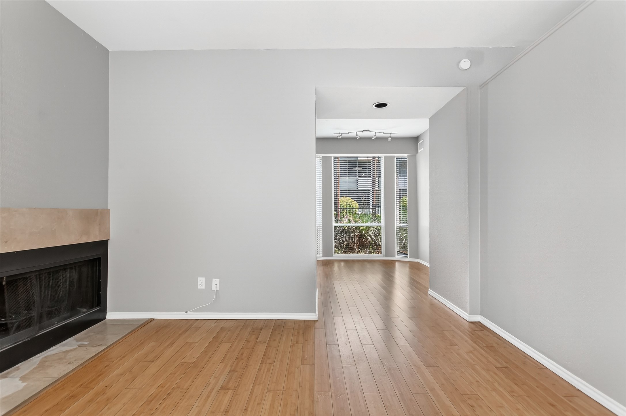 2002 N Fitzhugh Avenue Dallas TX 75204