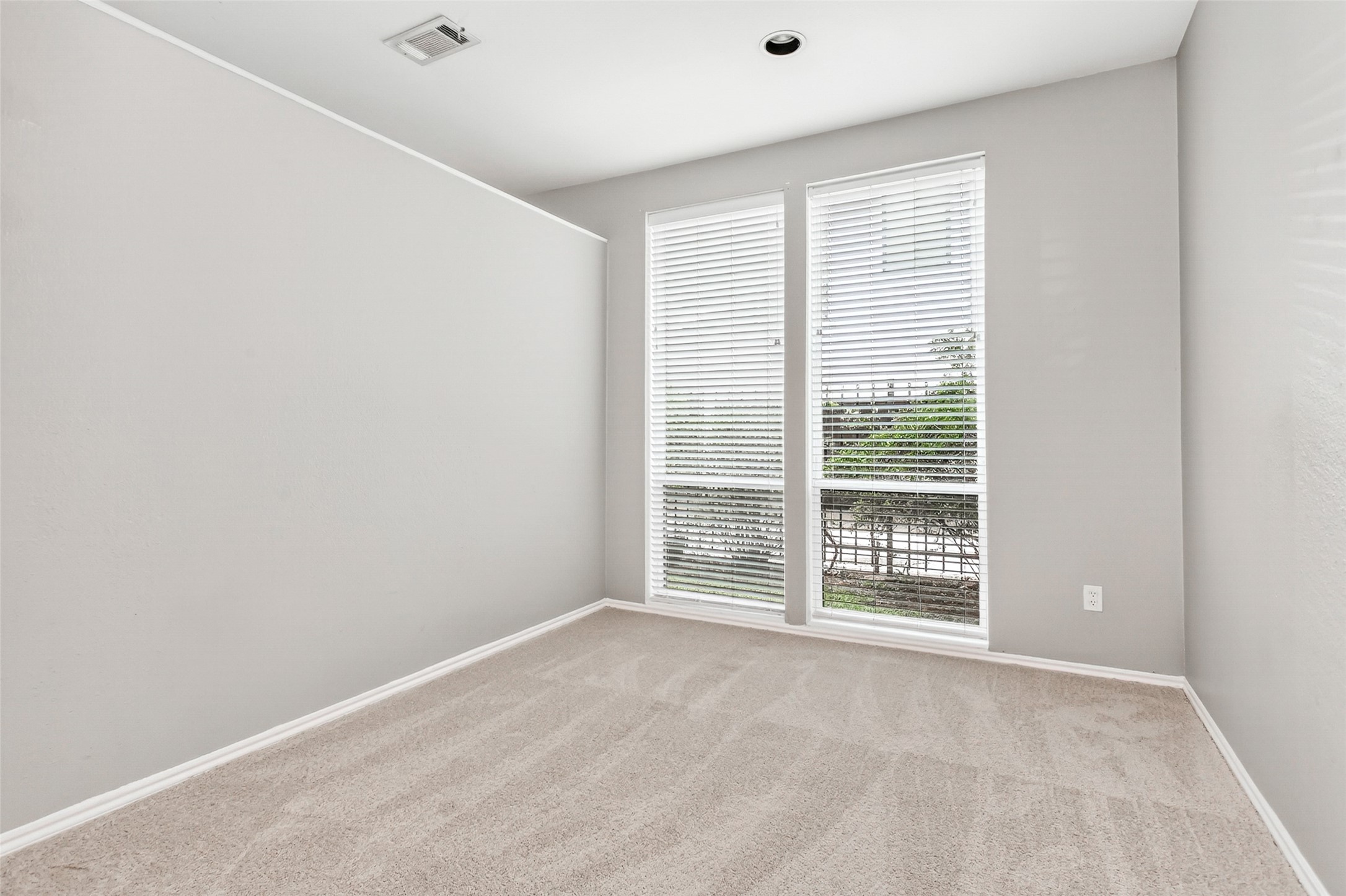 2002 N Fitzhugh Avenue Dallas TX 75204