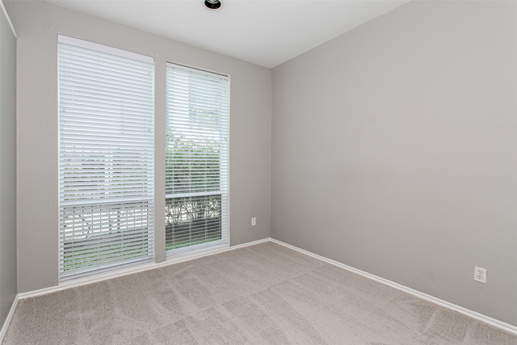 2002 N Fitzhugh Avenue Dallas TX 75204