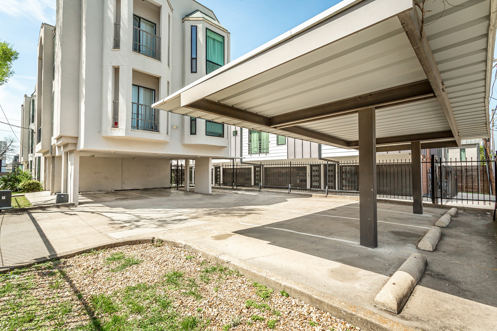 2002 N Fitzhugh Avenue Dallas TX 75204