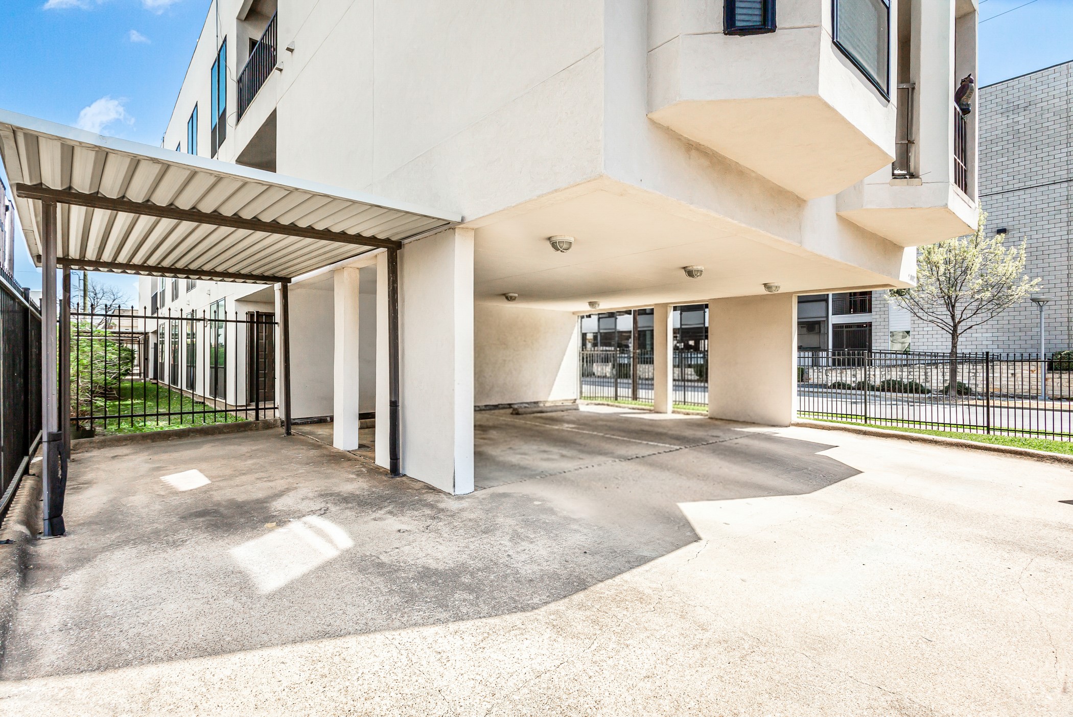 2002 N Fitzhugh Avenue Dallas TX 75204