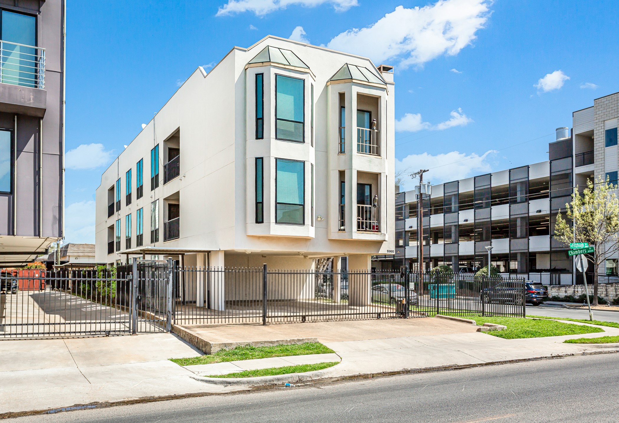 2002 N Fitzhugh Avenue Dallas TX 75204