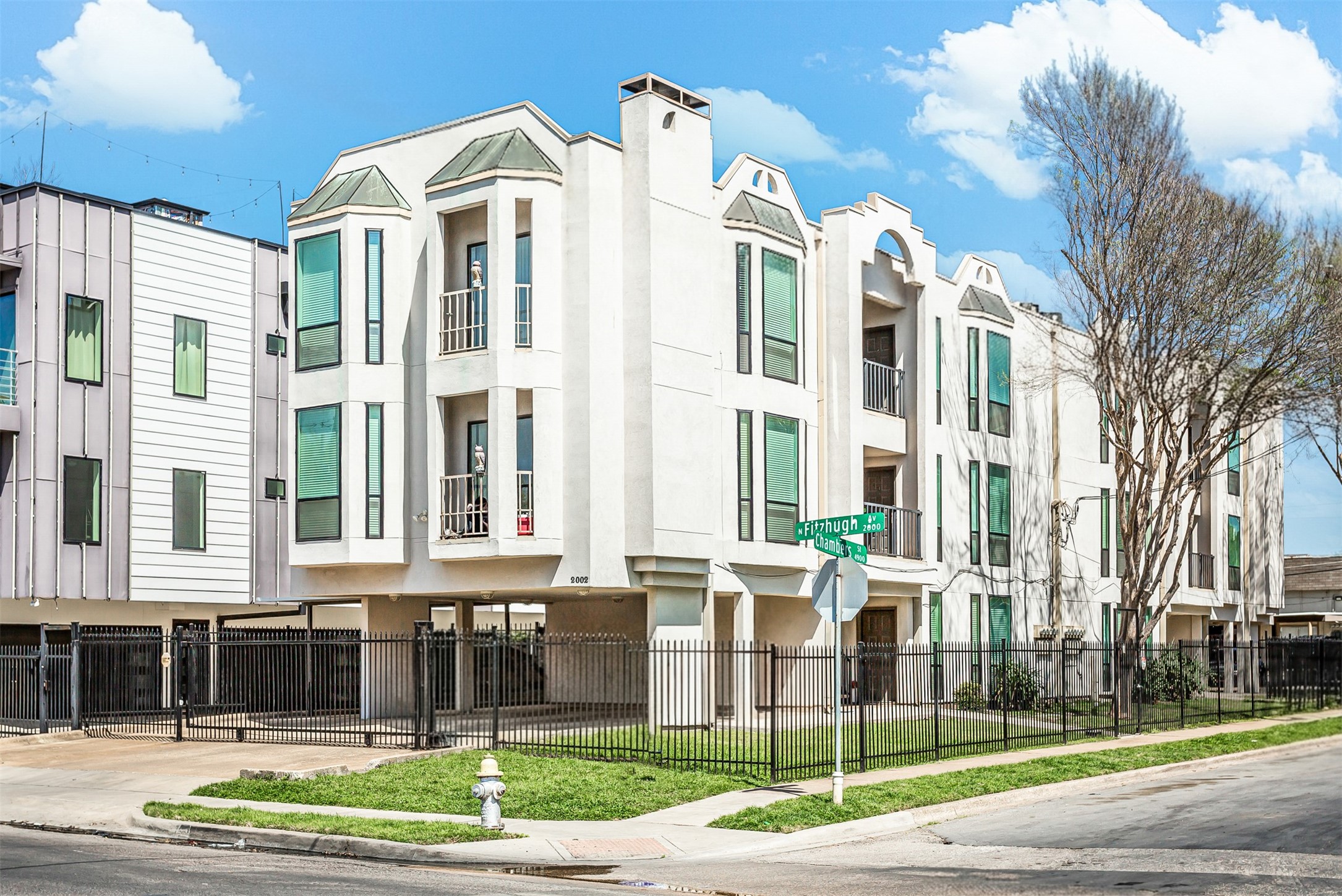 2002 N Fitzhugh Avenue Dallas TX 75204
