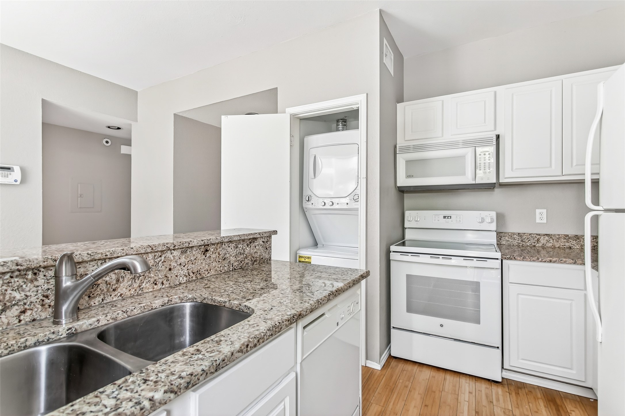 2002 N Fitzhugh Avenue Dallas TX 75204