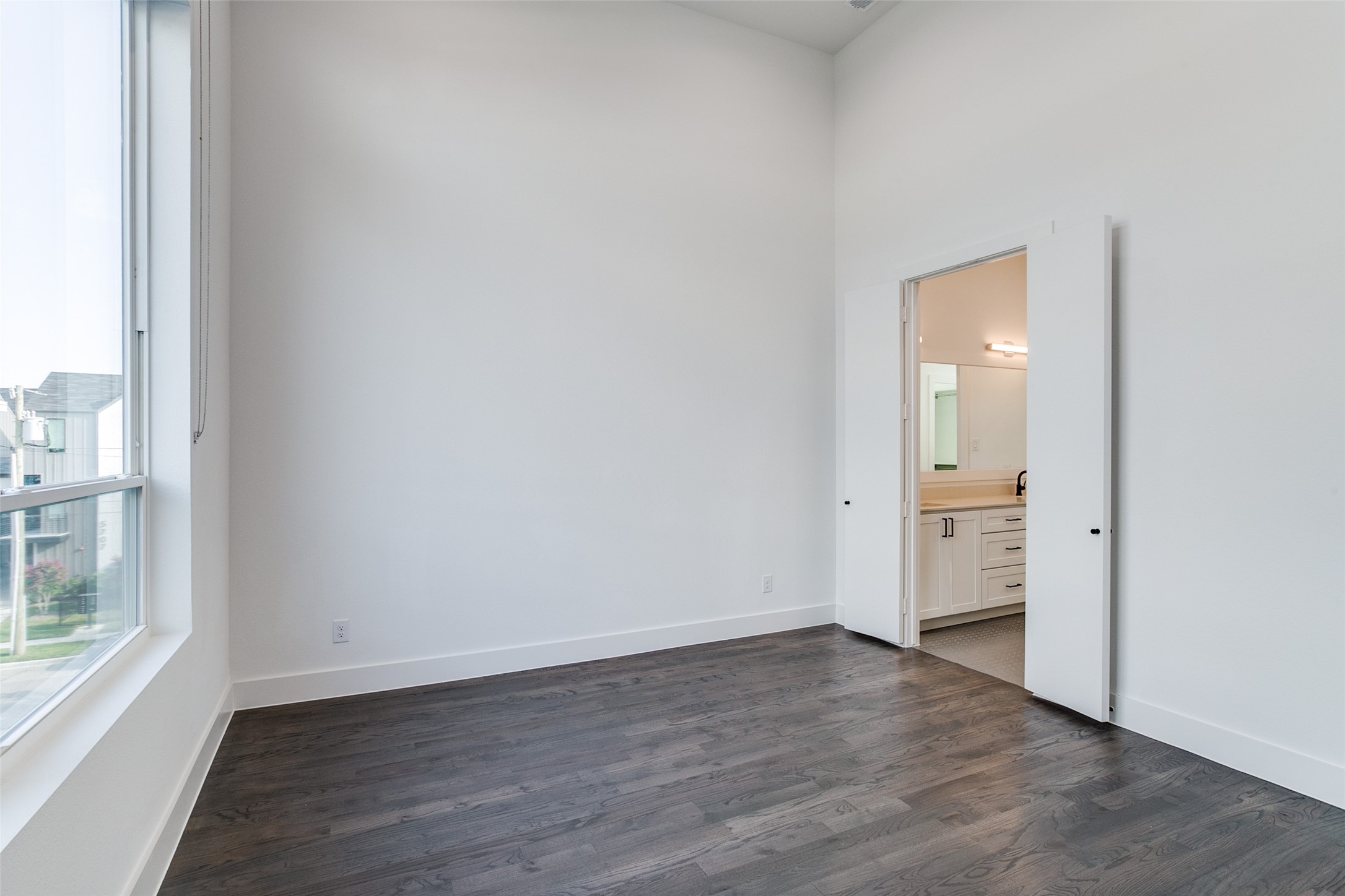 5708 Lindell Avenue Dallas TX 75206