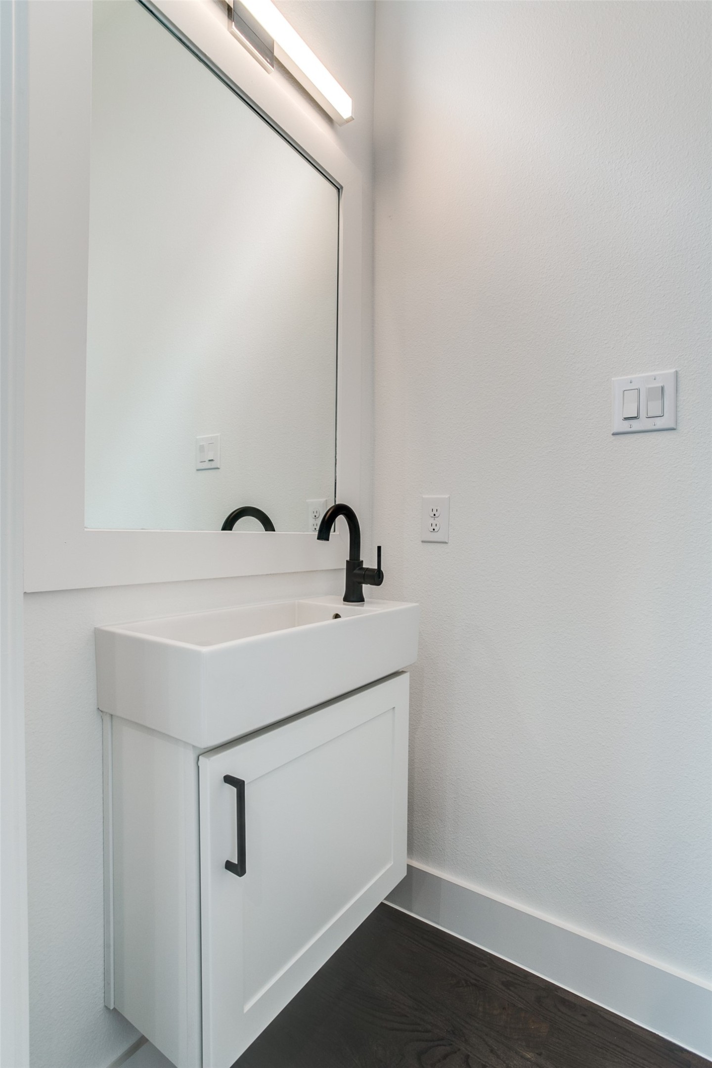 5708 Lindell Avenue Dallas TX 75206