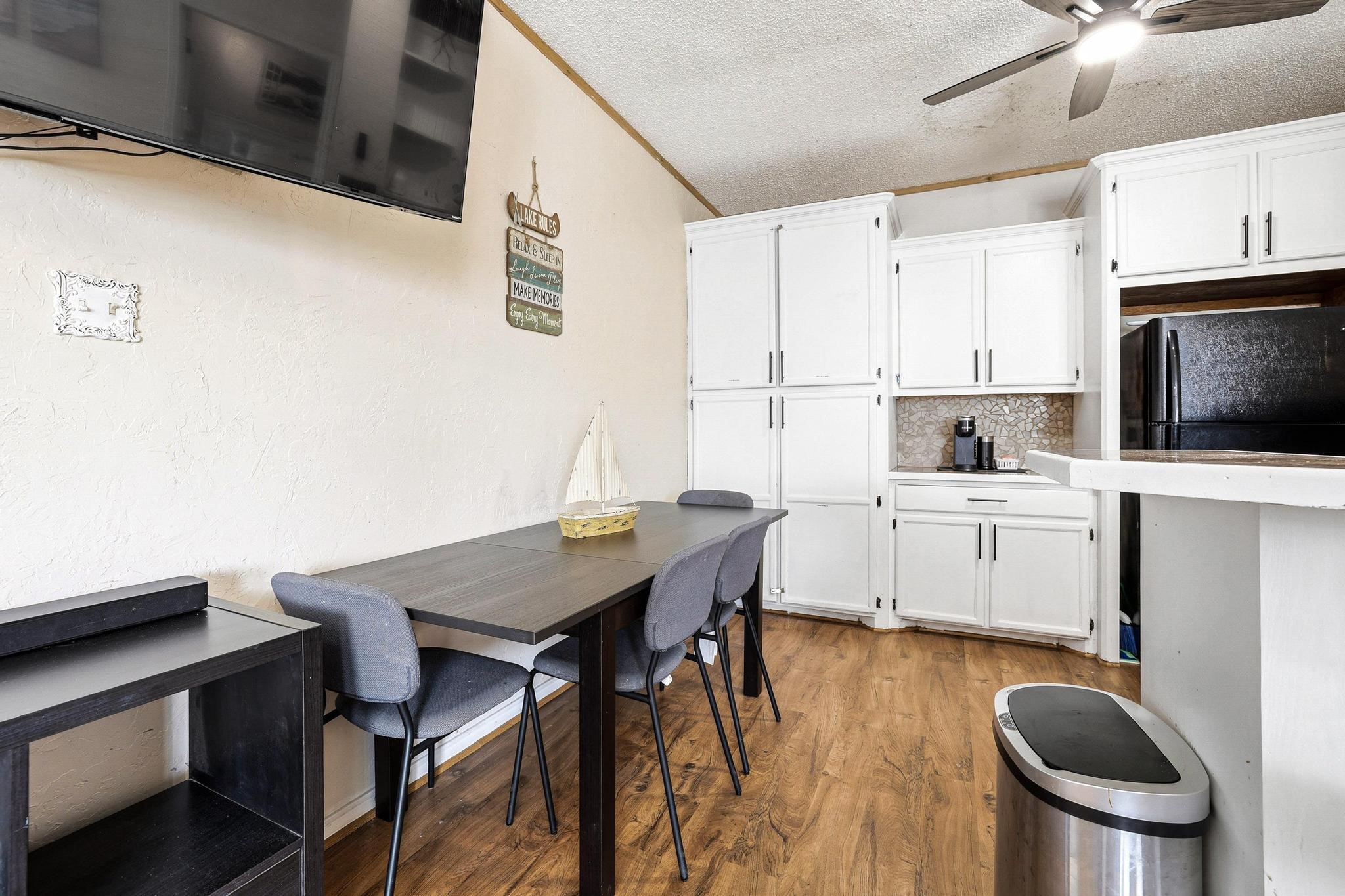 2164 Tanglewood Boulevard Pottsboro TX 75076
