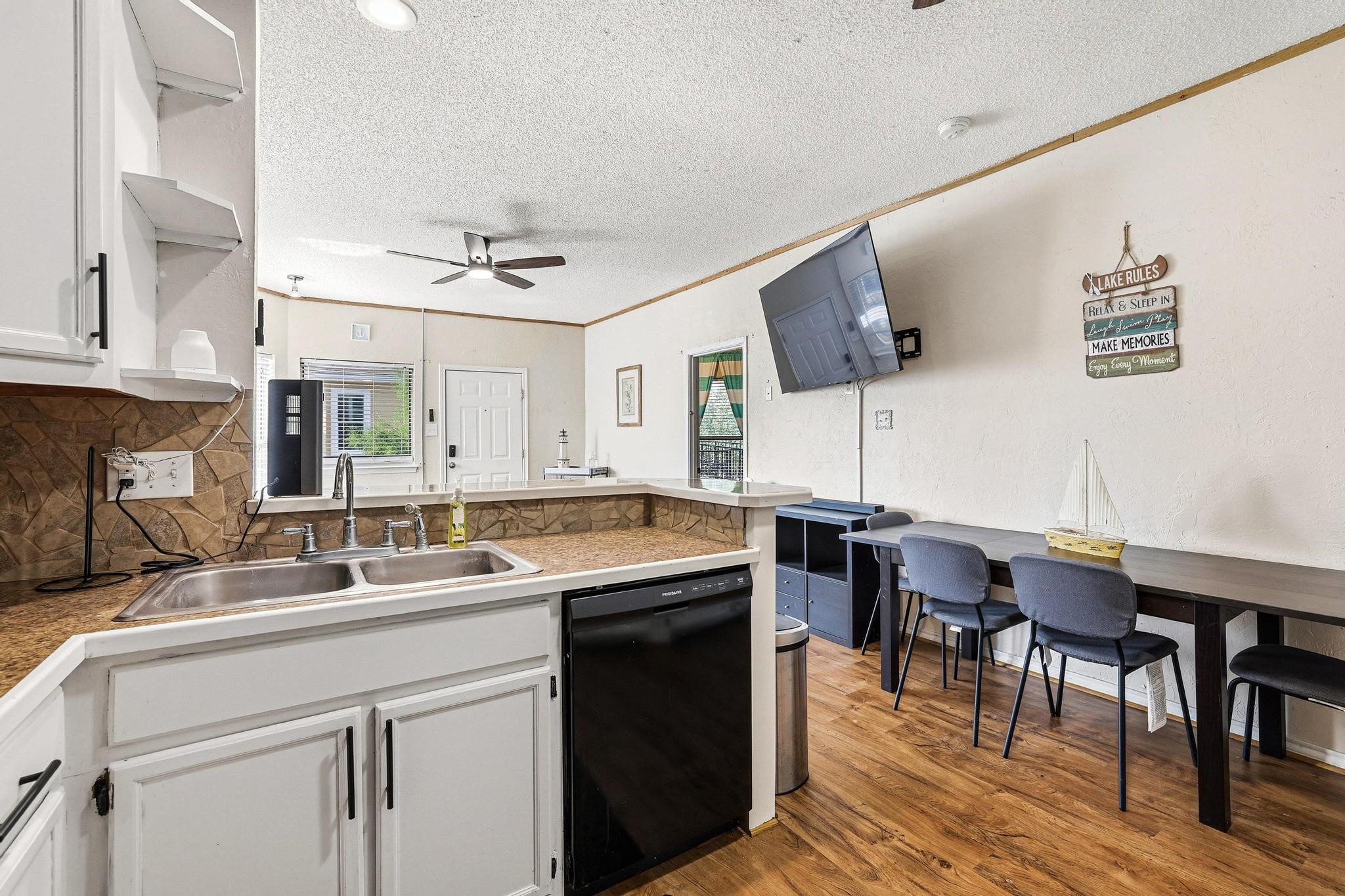 2164 Tanglewood Boulevard Pottsboro TX 75076