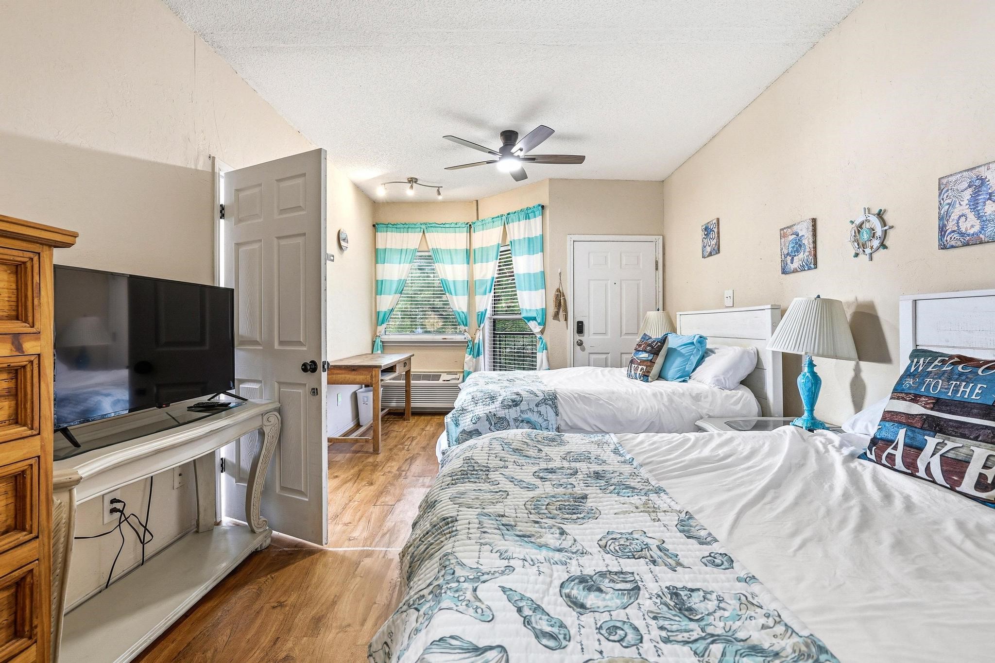2164 Tanglewood Boulevard Pottsboro TX 75076