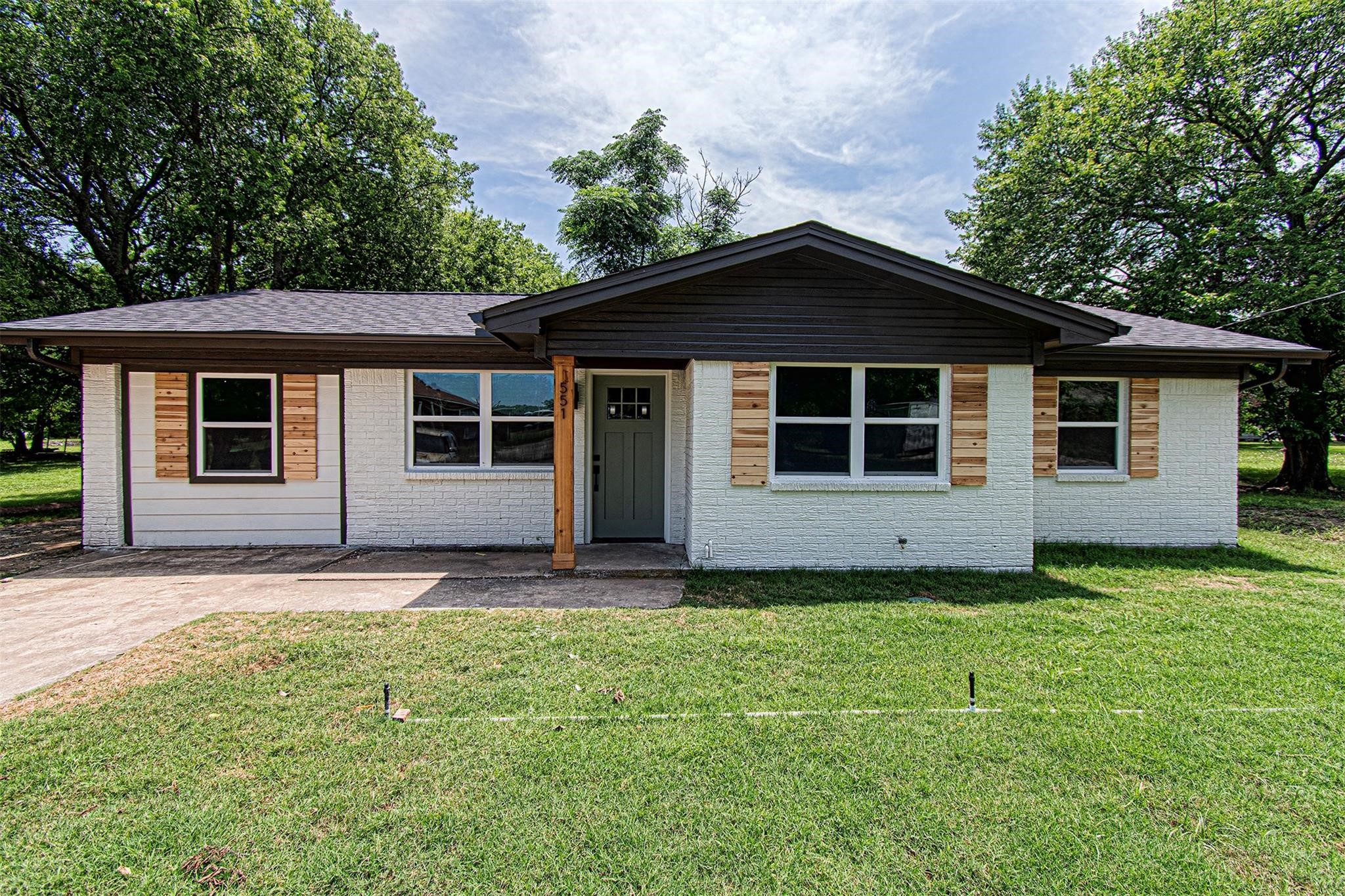 551 E Burks Street Pilot Point TX 76258