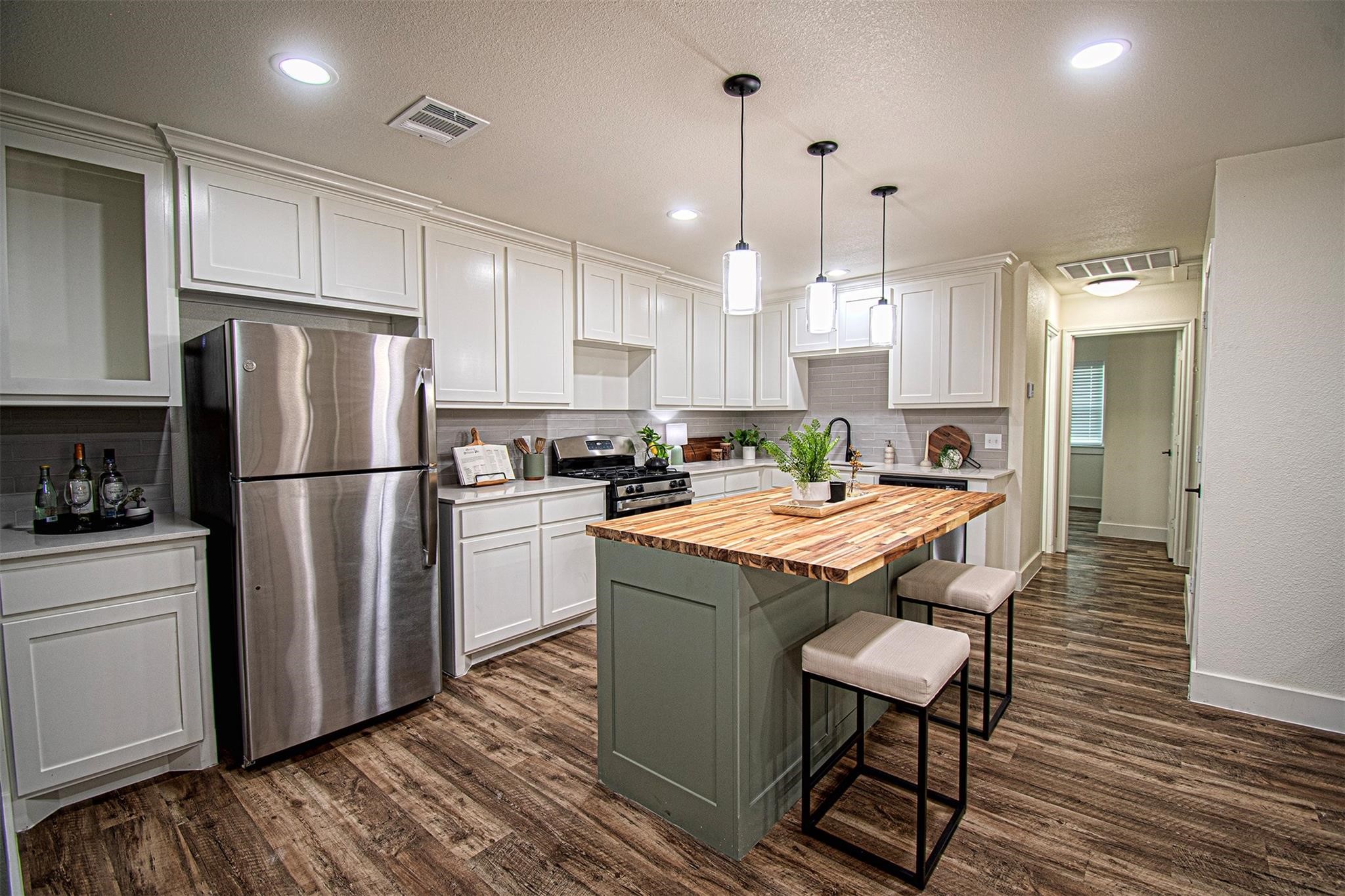 551 E Burks Street Pilot Point TX 76258