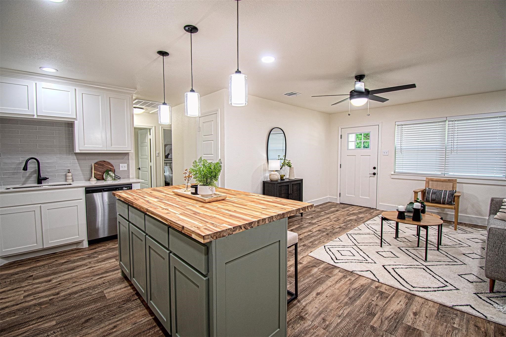 551 E Burks Street Pilot Point TX 76258