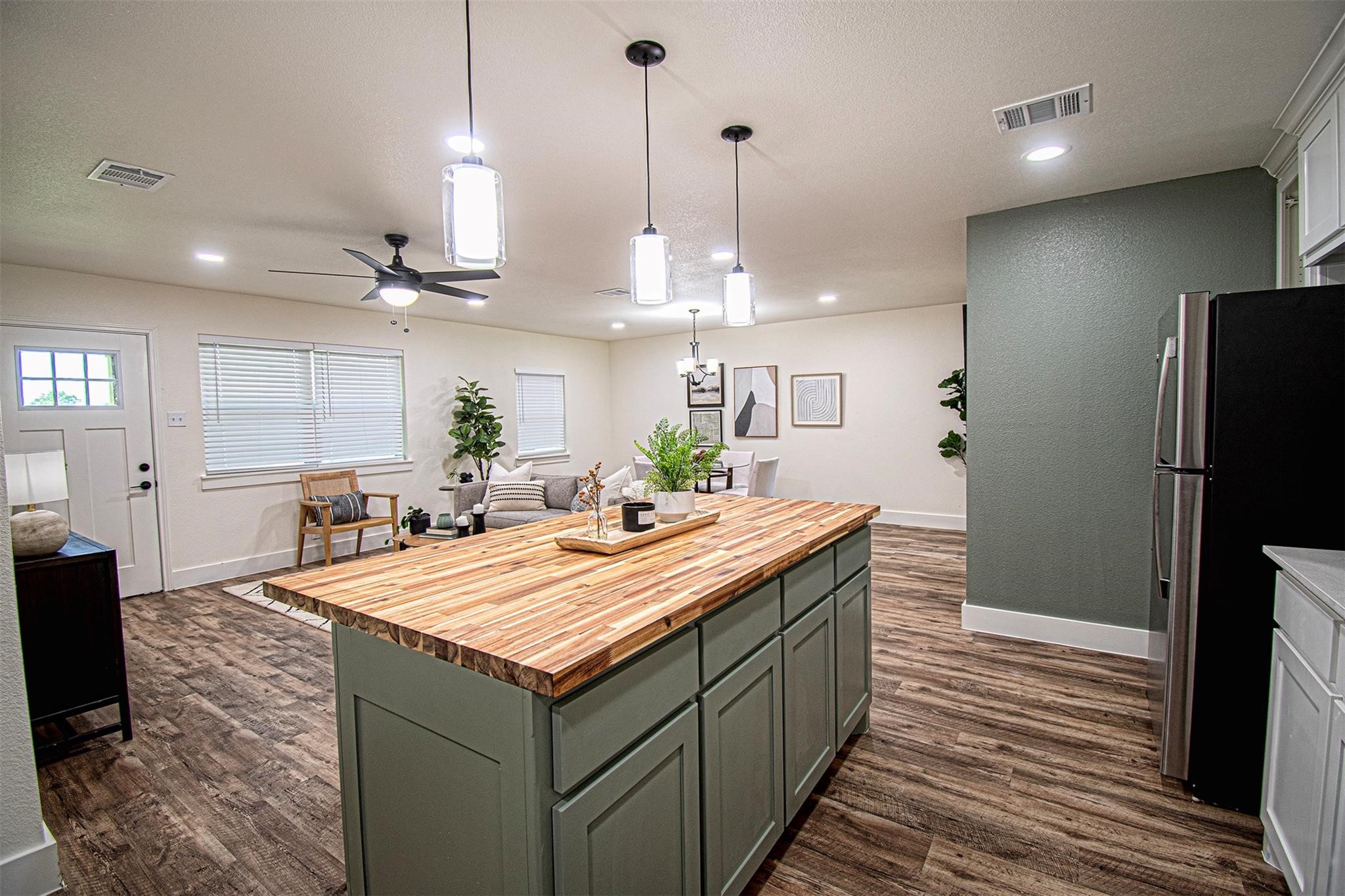 551 E Burks Street Pilot Point TX 76258