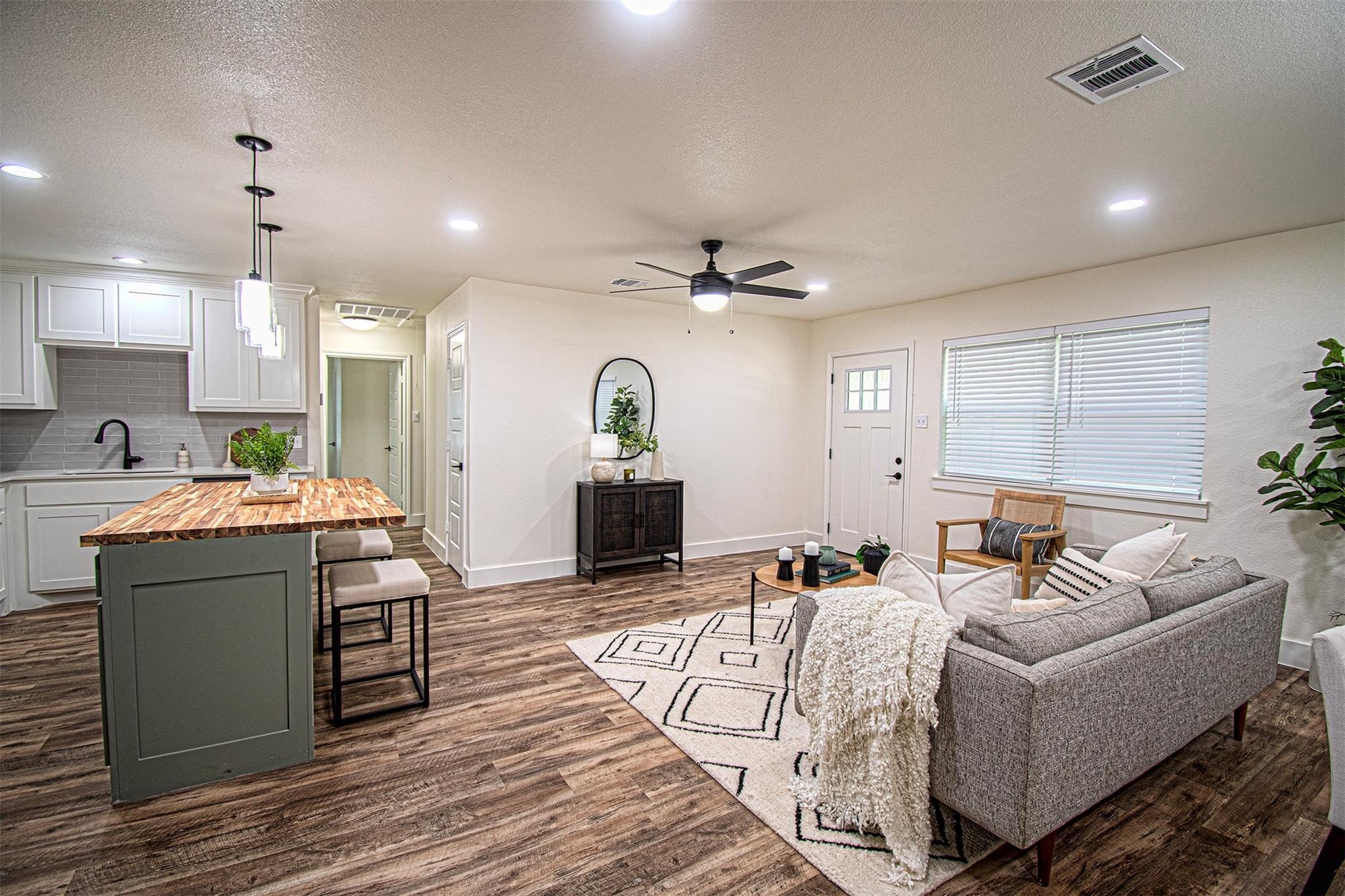 551 E Burks Street Pilot Point TX 76258