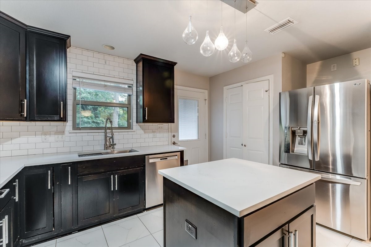 1610 Lansford Avenue Dallas TX 75224
