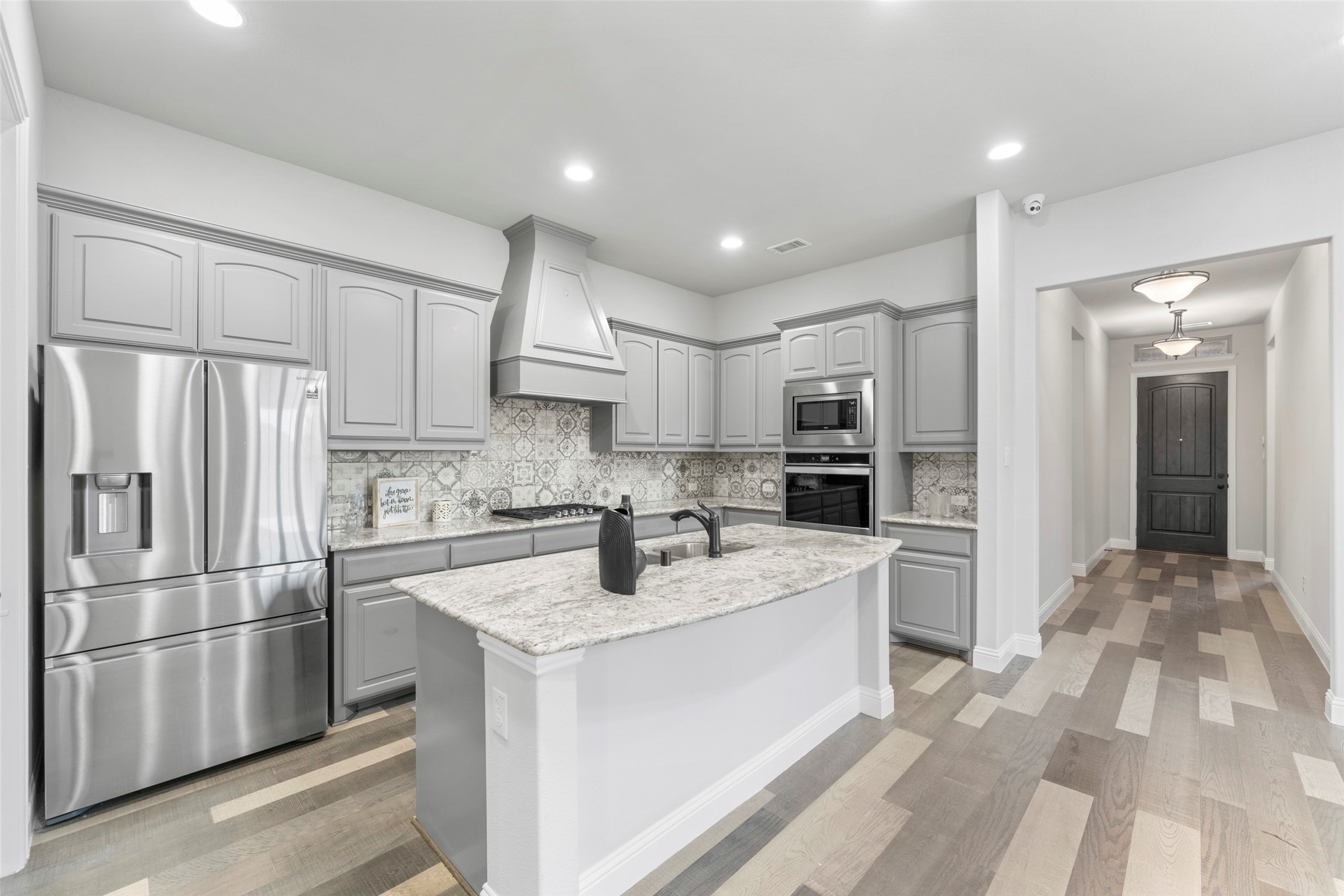 7581 Sevie Lane Grand Prairie TX 75054