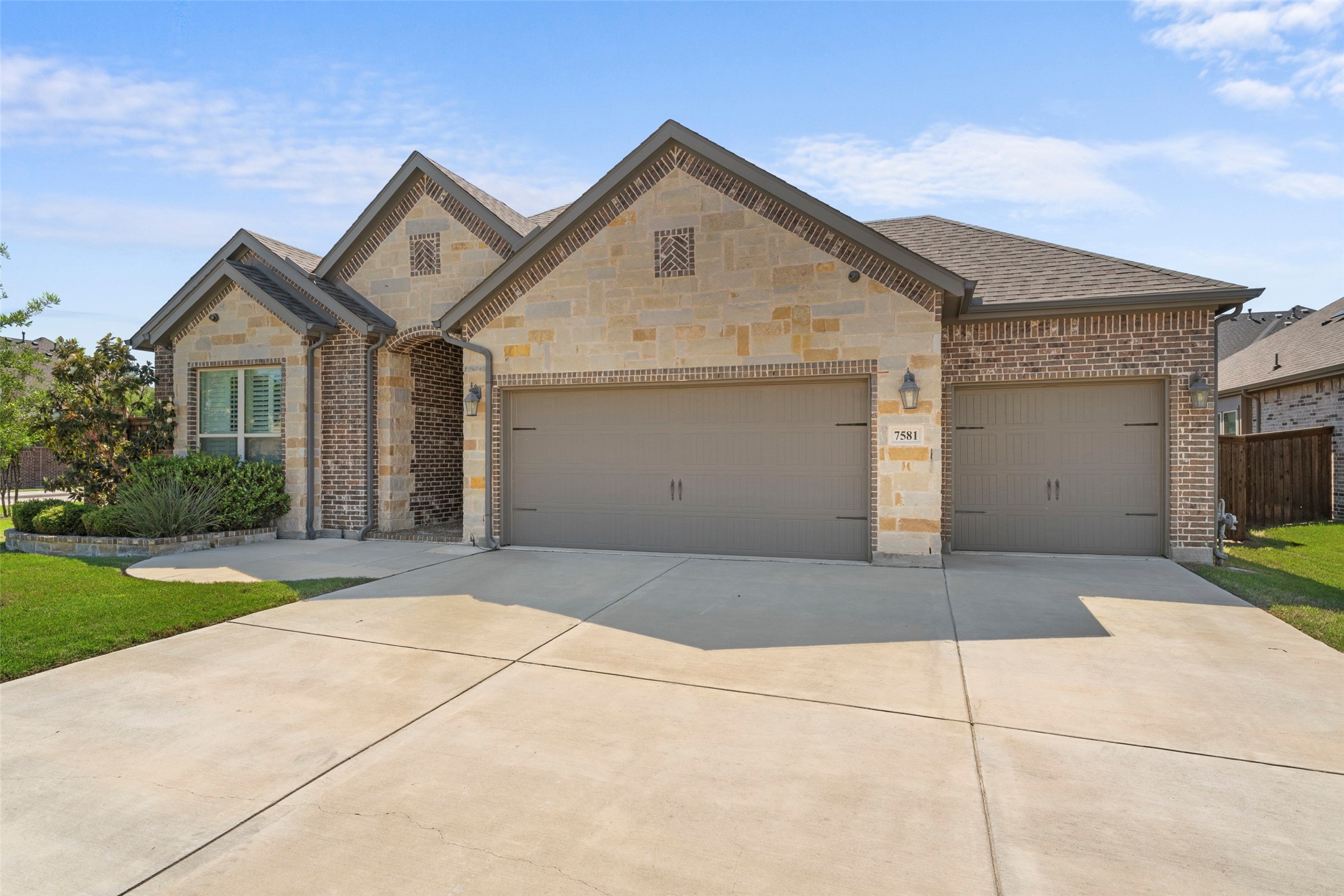 7581 Sevie Lane Grand Prairie TX 75054