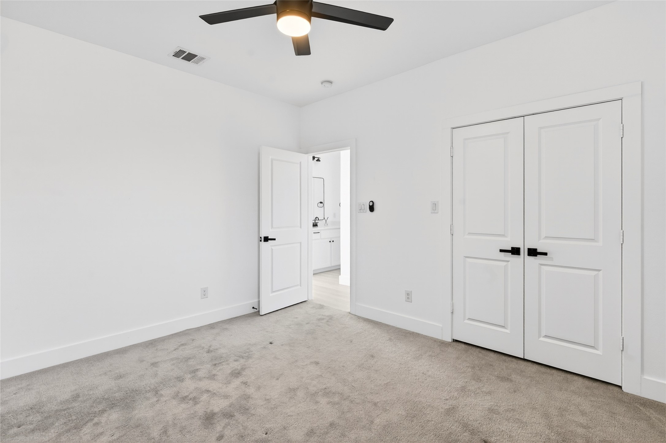 531 W Laureland Road Dallas TX 75232