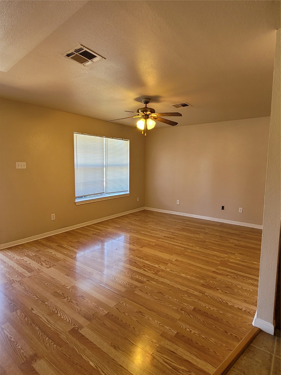 229 E Craven Avenue Lacy Lakeview TX 76705