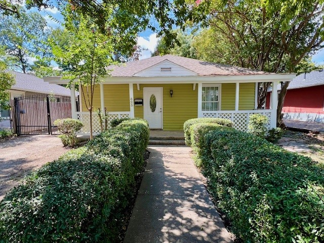 425 Grandview Avenue Dallas TX 75223