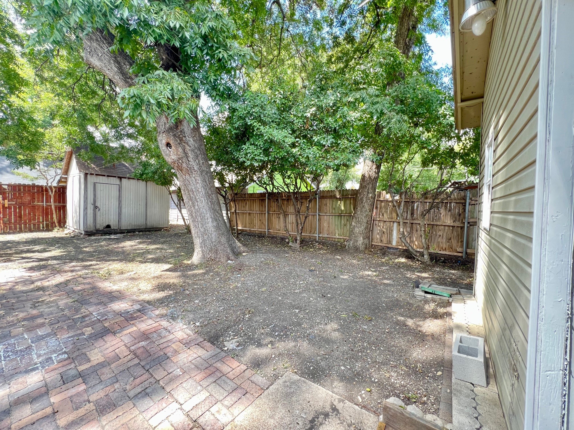 425 Grandview Avenue Dallas TX 75223