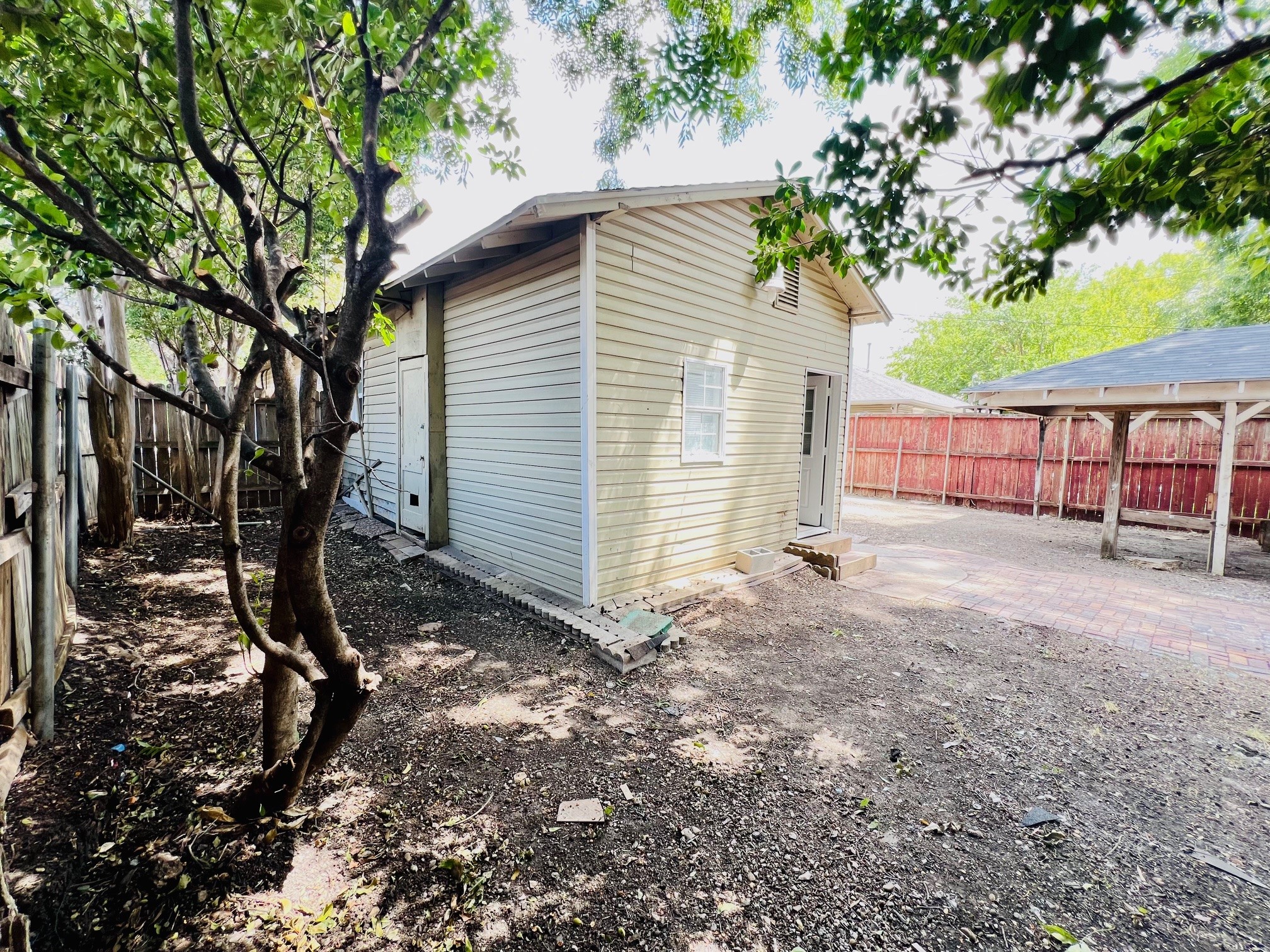 425 Grandview Avenue Dallas TX 75223