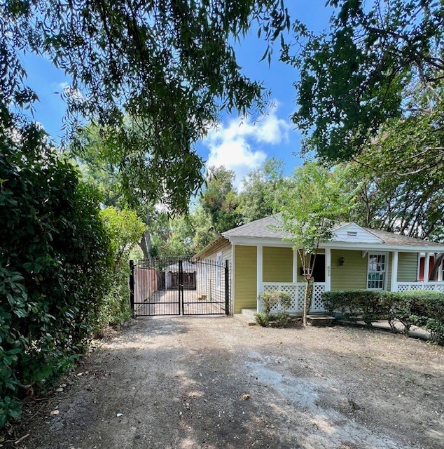 425 Grandview Avenue Dallas TX 75223