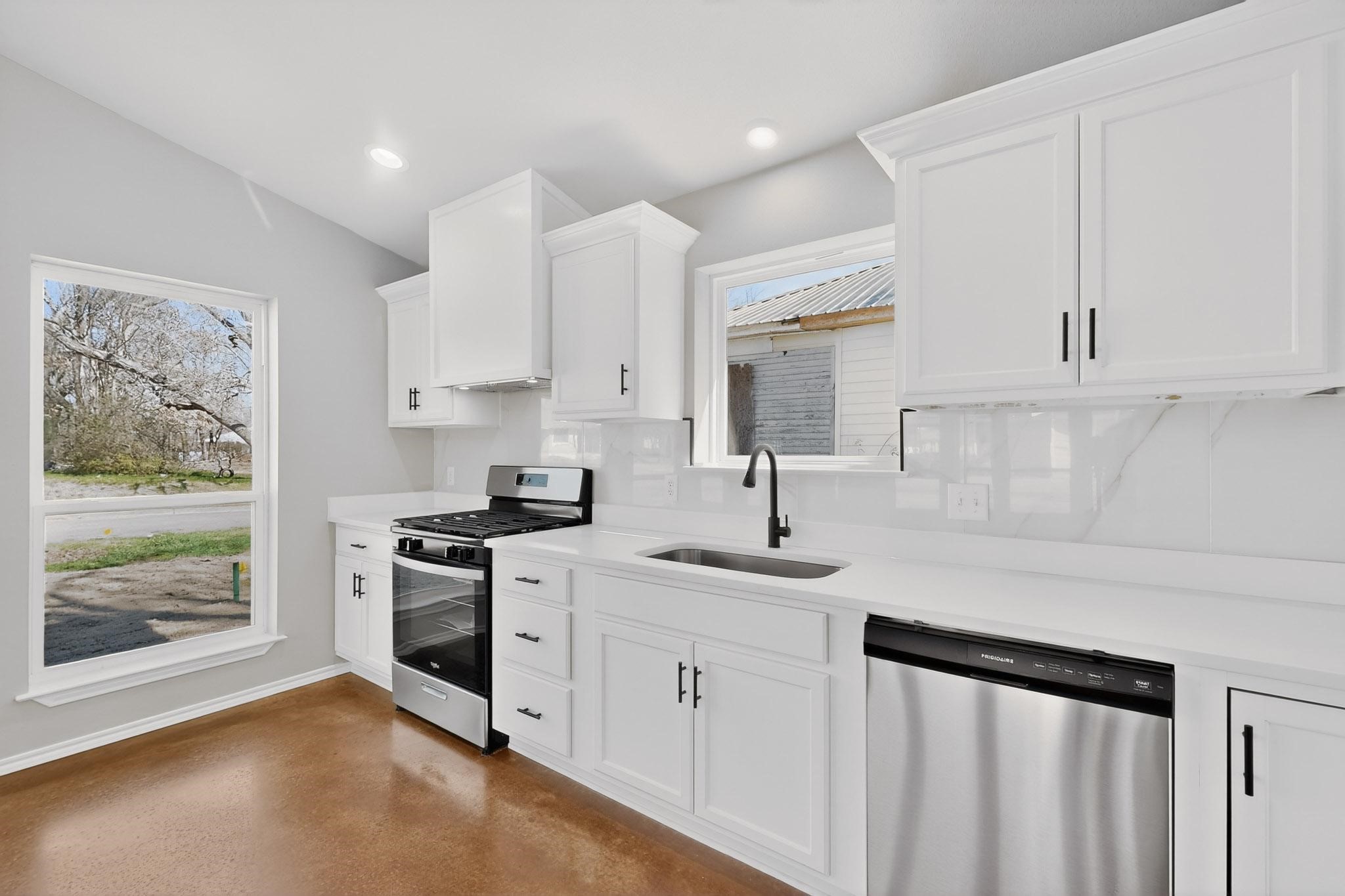 1471 W Kaufman Street Paris TX 75460