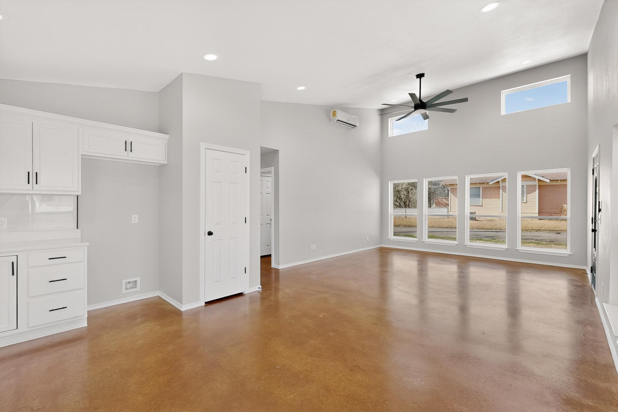 1471 W Kaufman Street Paris TX 75460