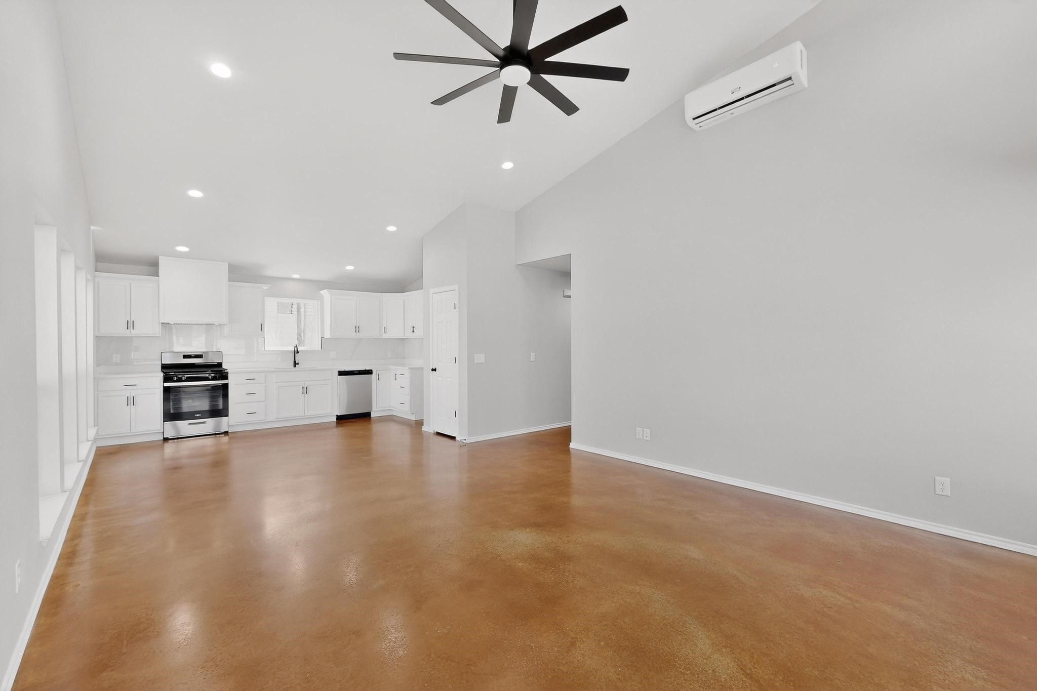 1471 W Kaufman Street Paris TX 75460