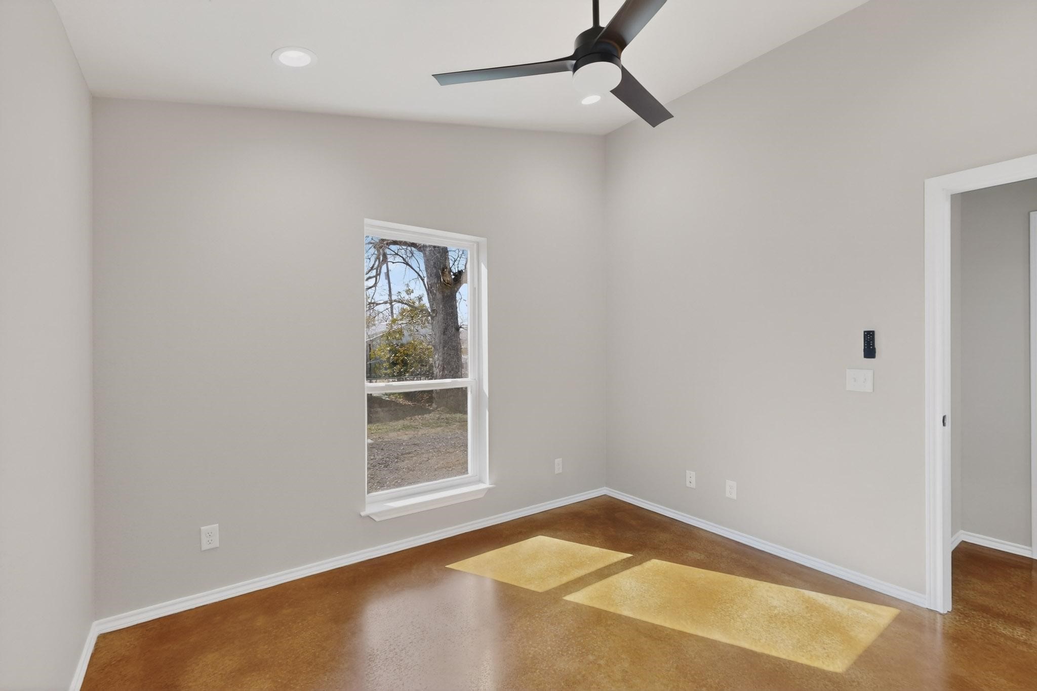 1471 W Kaufman Street Paris TX 75460