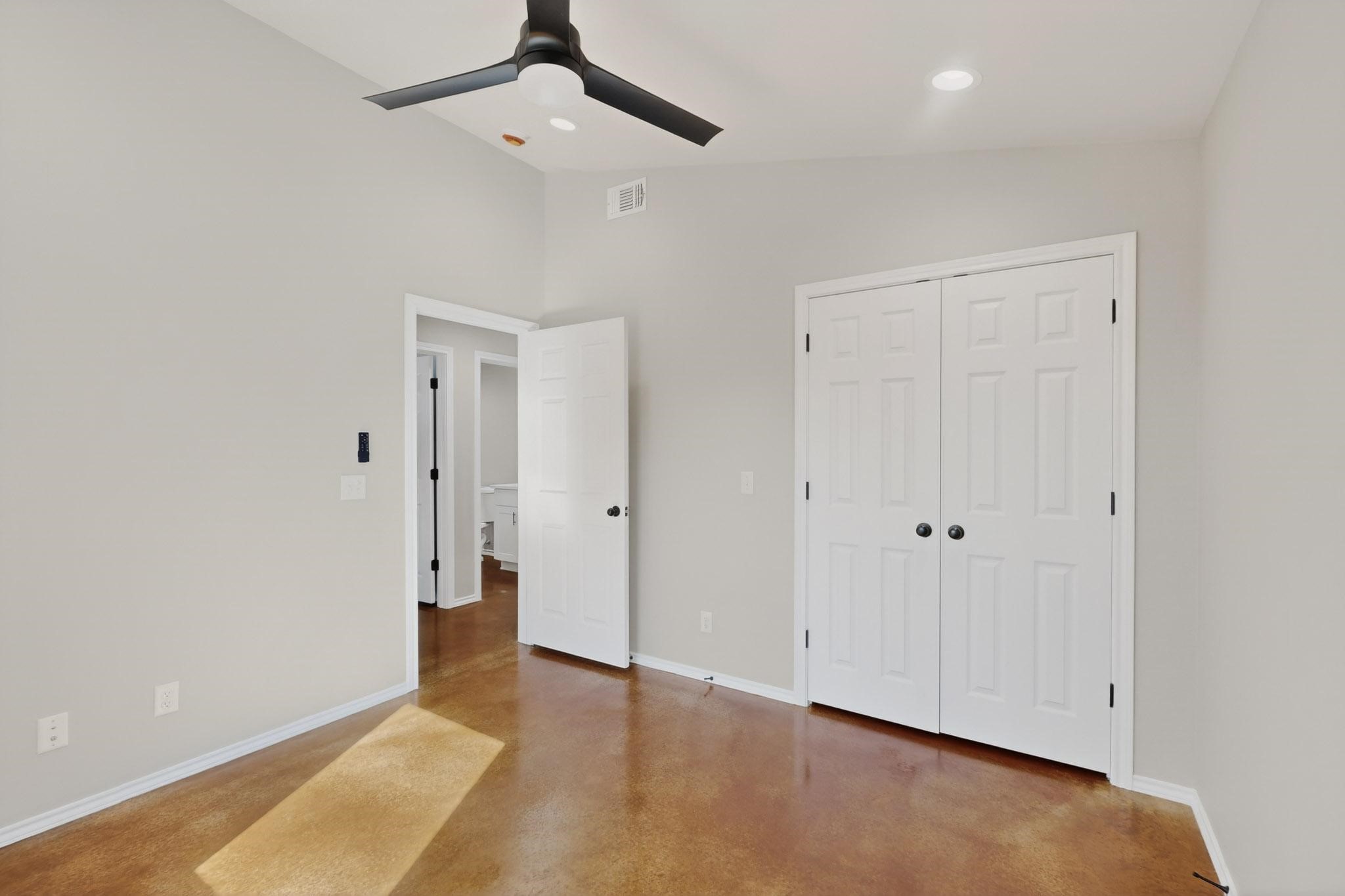 1471 W Kaufman Street Paris TX 75460