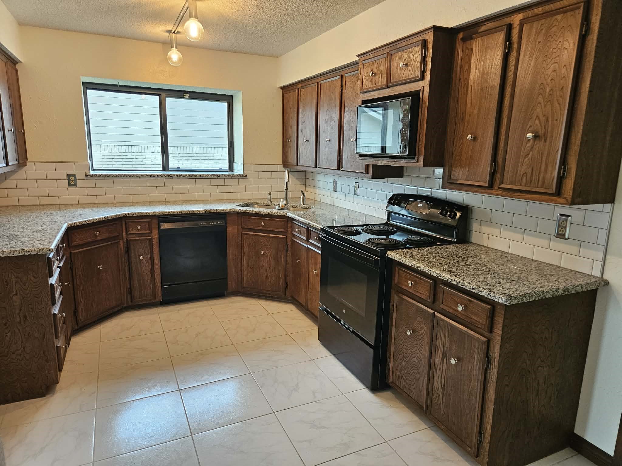 3921 Whiterock Trail Garland TX 75043
