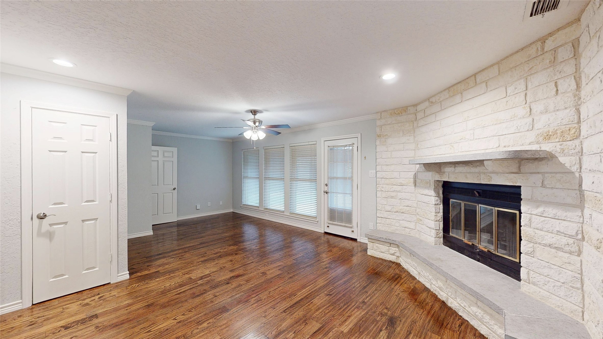 3713 Teal Lane Bedford TX 76021