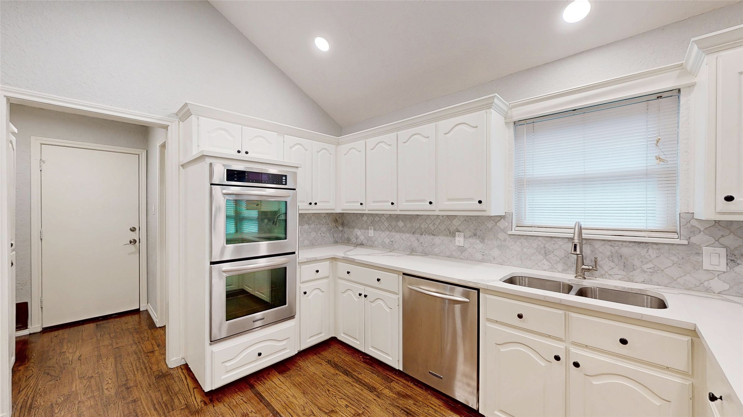 3713 Teal Lane Bedford TX 76021