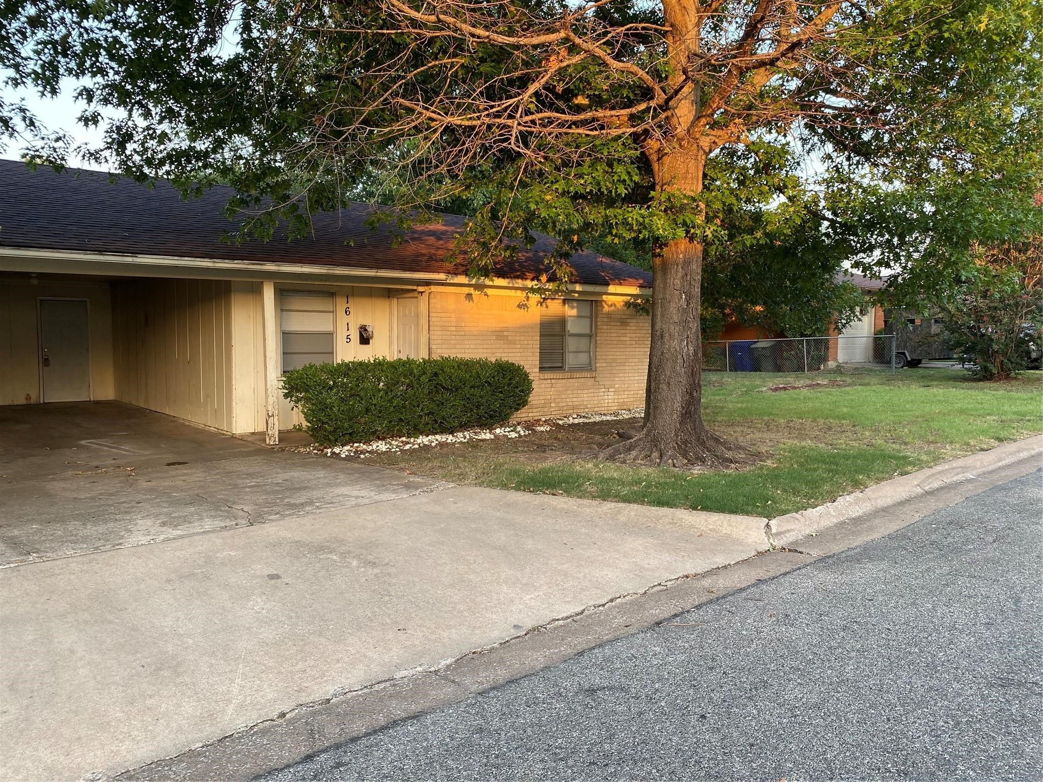 1615 N Alexander Street Sherman TX 75092