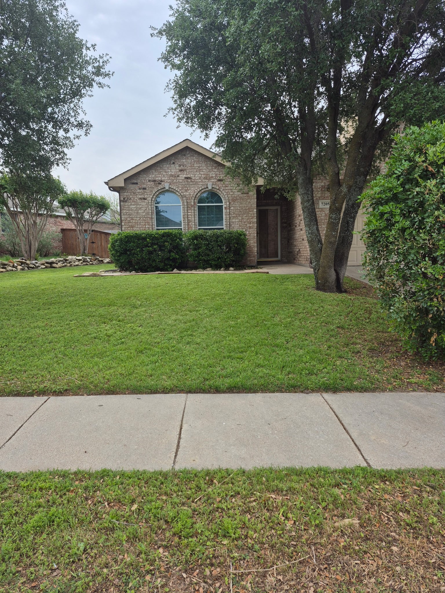 7205 Hogan Drive Benbrook TX 76126