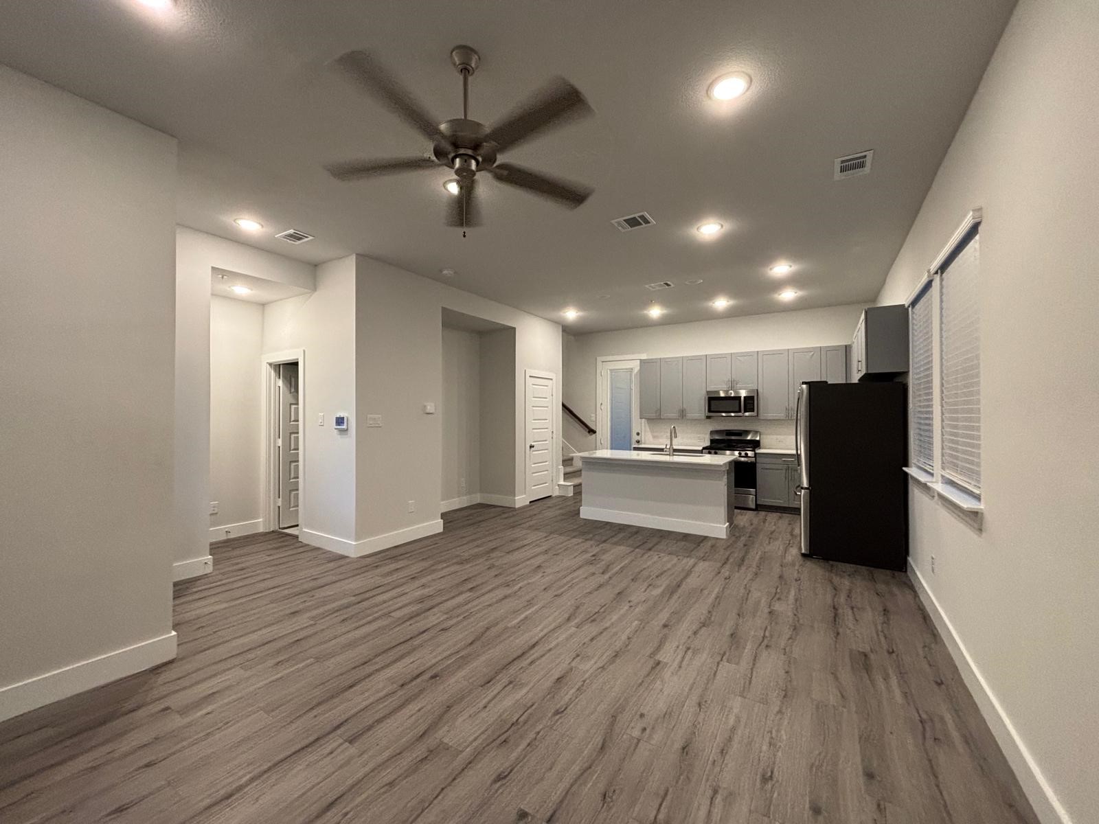 825 W Mayfield Road Arlington TX 76015