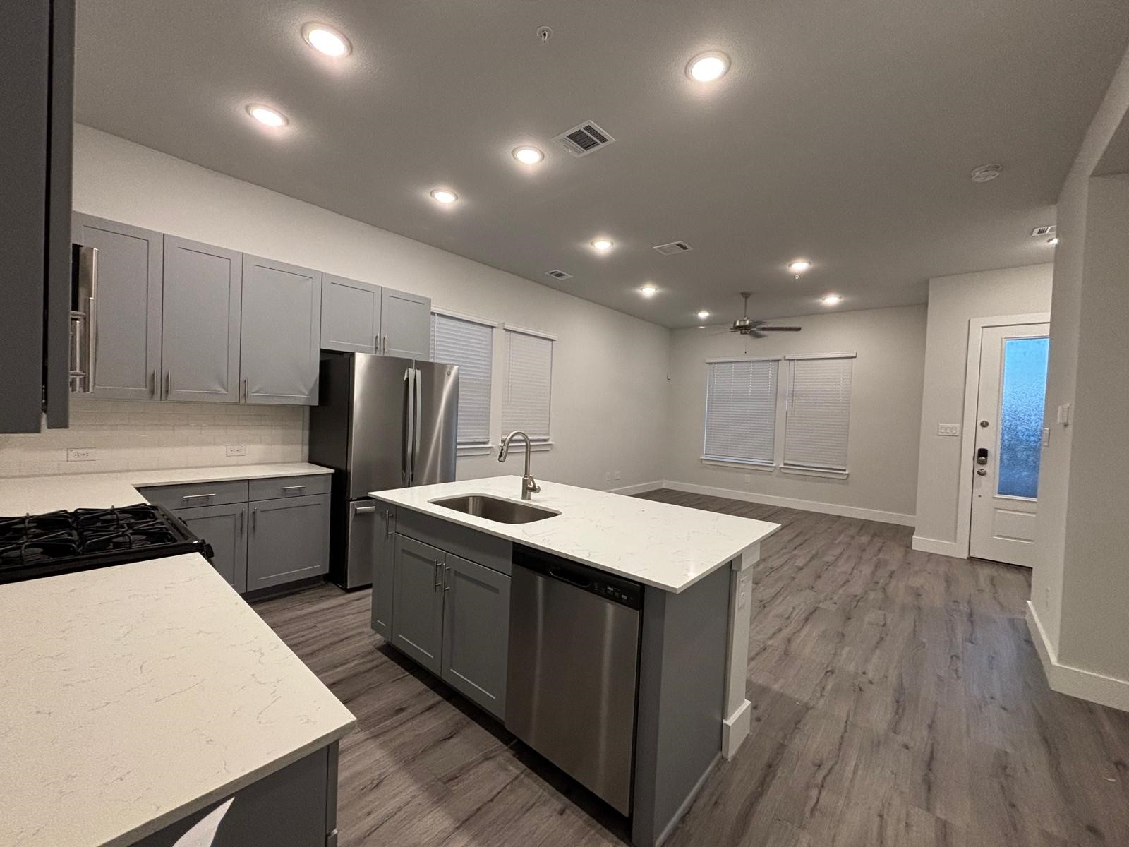 825 W Mayfield Road Arlington TX 76015