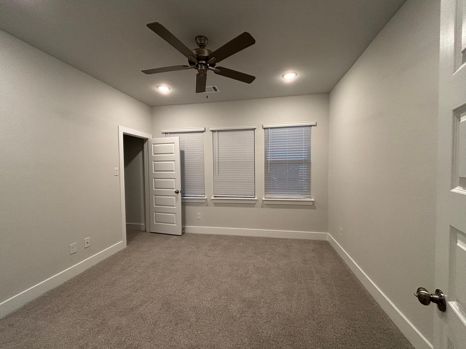 825 W Mayfield Road Arlington TX 76015