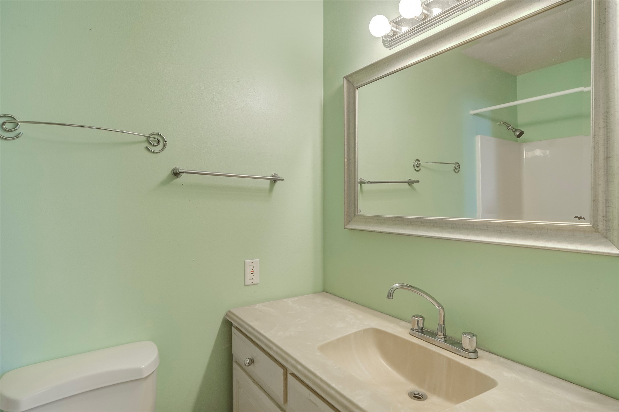1204 King Drive Bedford TX 76022