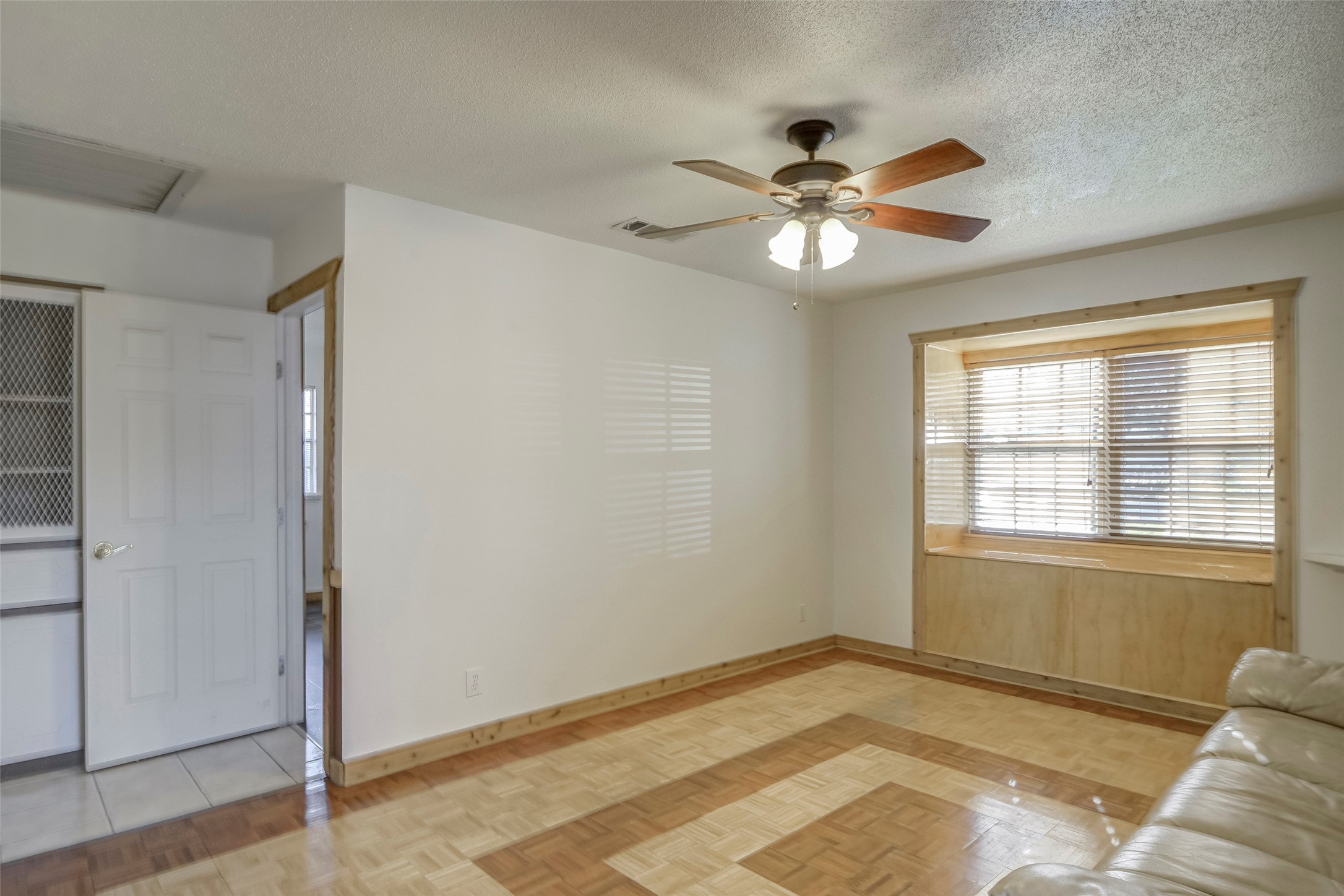 1204 King Drive Bedford TX 76022