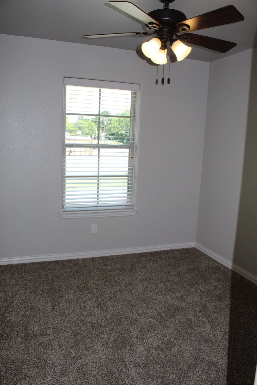 208 W Lake Avenue Sherman TX 75090