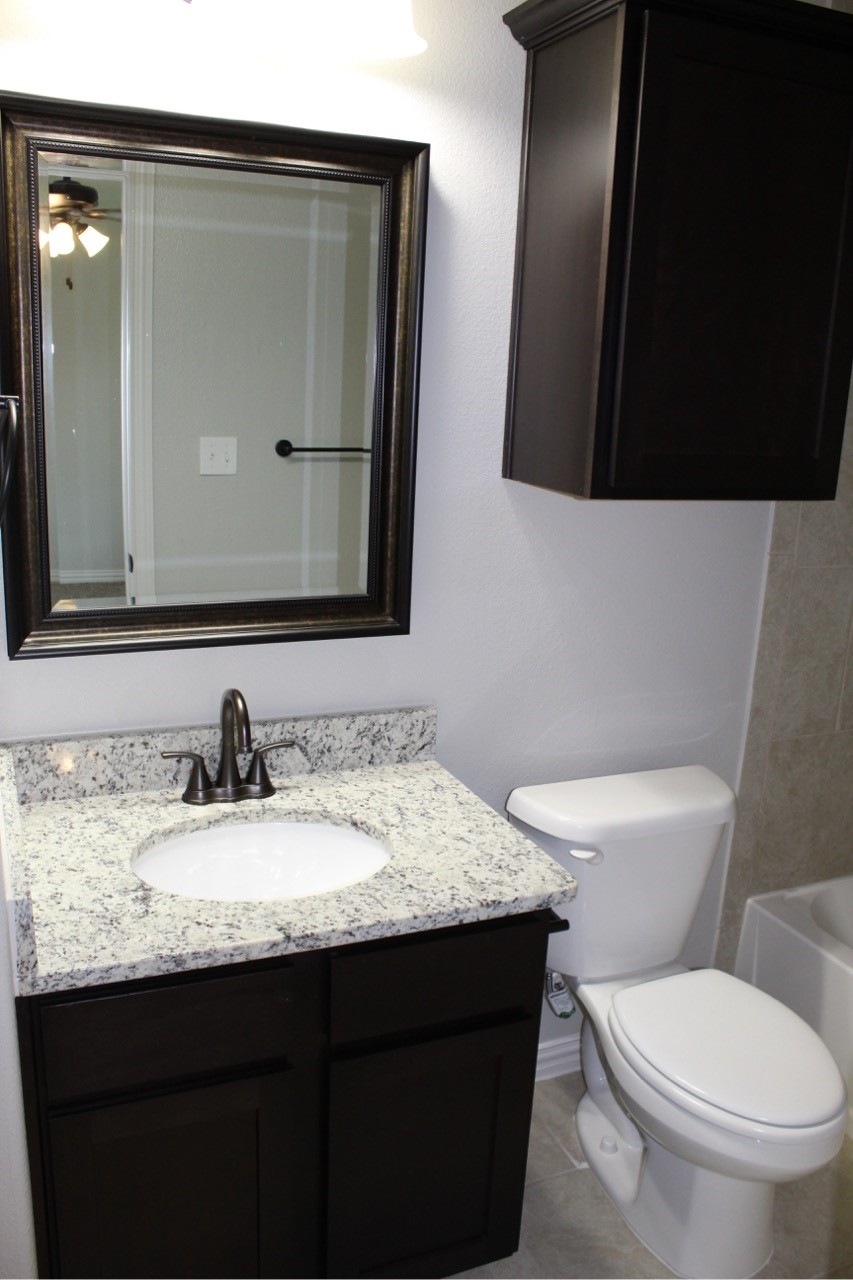 208 W Lake Avenue Sherman TX 75090